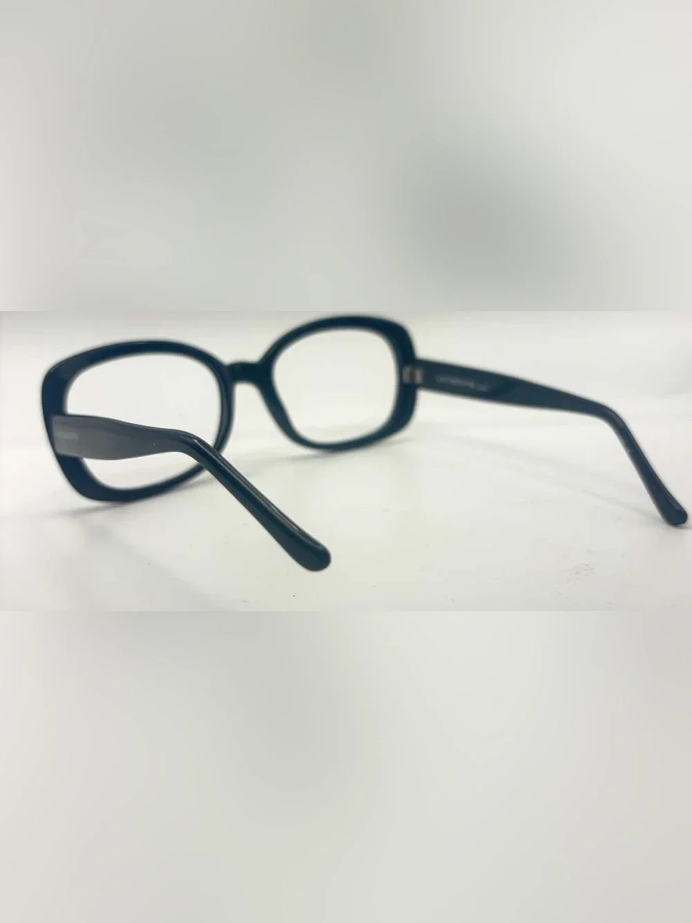 Liz Claiborne 9408 Black Oval Sunglasses Frames Only